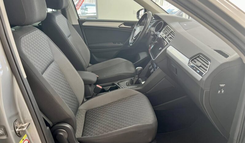 
								Volkswagen Tiguan full									