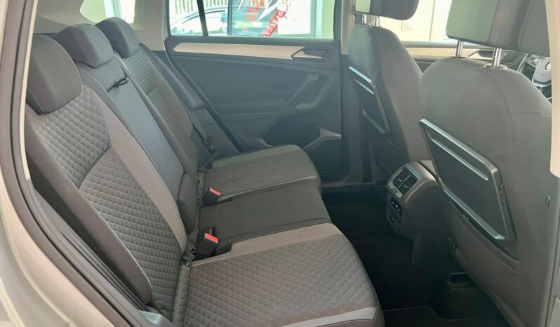 
								Volkswagen Tiguan full									