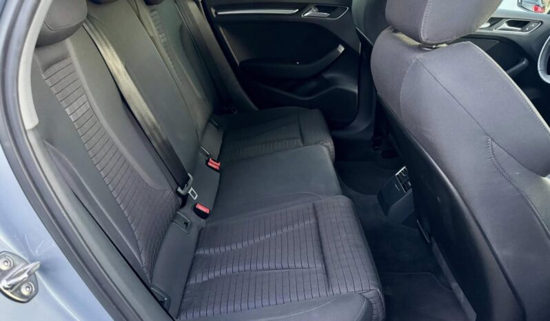
								Audi A3 S Tronic Sport full									