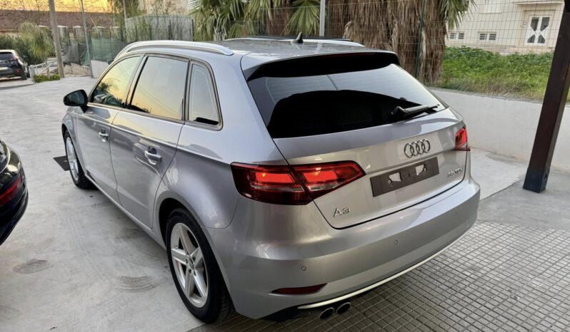 
								Audi A3 S Tronic Sport full									