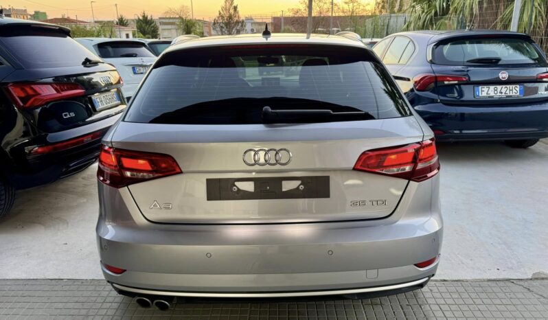 
								Audi A3 S Tronic Sport full									