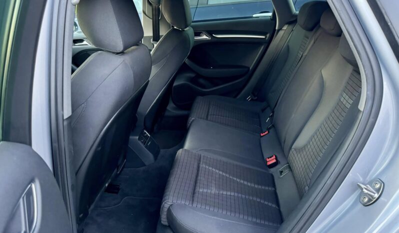 
								Audi A3 S Tronic Sport full									
