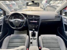 
										Volkswagen Golf full									