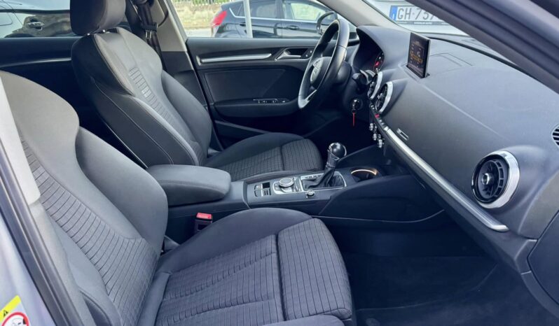 
								Audi A3 S Tronic Sport full									