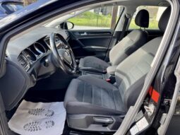 
										Volkswagen Golf full									