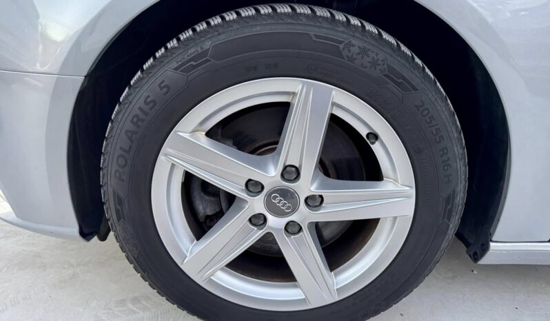 
								Audi A3 S Tronic Sport full									