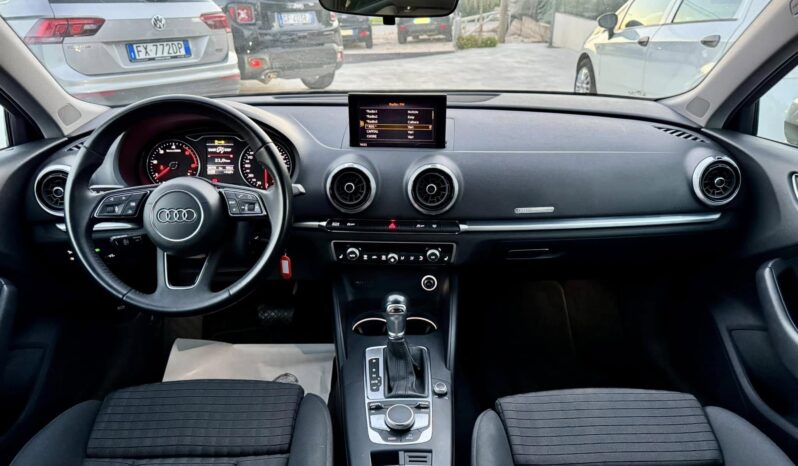 
								Audi A3 S Tronic Sport full									