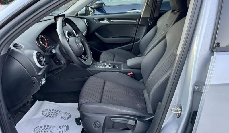
								Audi A3 S Tronic Sport full									