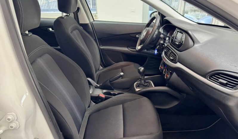 
								Fiat Tipo full									