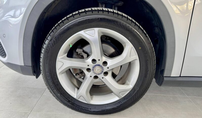 
								Mercedes GLA 200 sport full									
