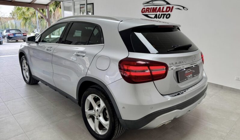 
								Mercedes GLA 200 sport full									