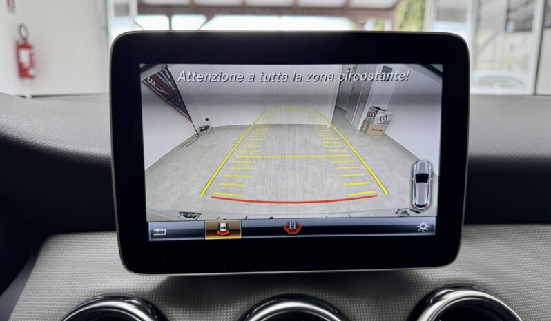 
								Mercedes GLA 200 sport full									