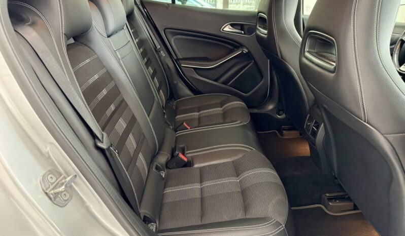 
								Mercedes GLA 200 sport full									