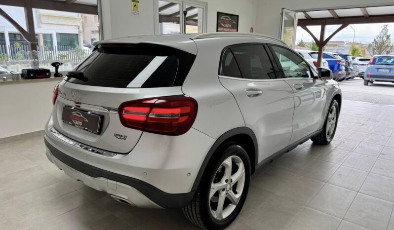 
								Mercedes GLA 200 sport full									