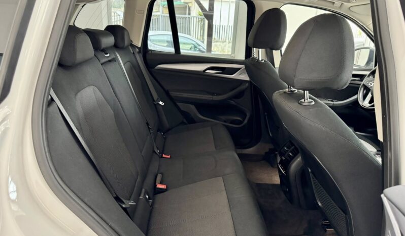 
								BMW X3 BUSINESS ADVANTAGE full									