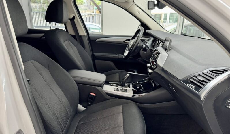 
								BMW X3 BUSINESS ADVANTAGE full									