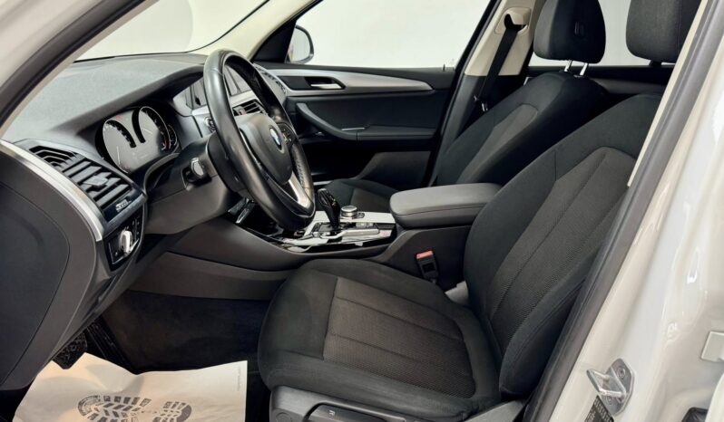 
								BMW X3 BUSINESS ADVANTAGE full									