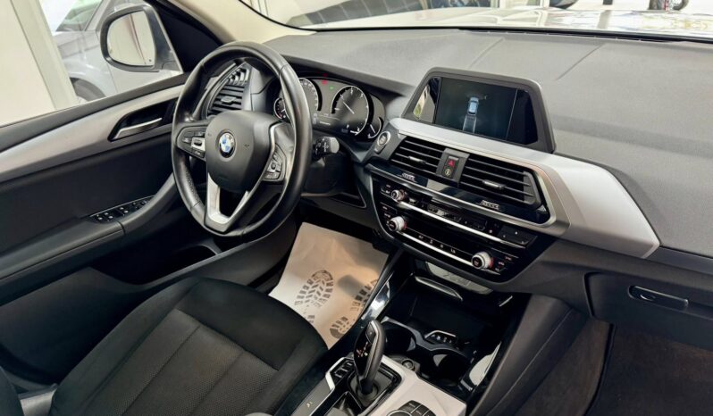 
								BMW X3 BUSINESS ADVANTAGE full									