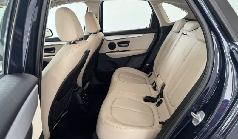 
								BMW SERIE 2 ACTIVE TURER LUXURY full									
