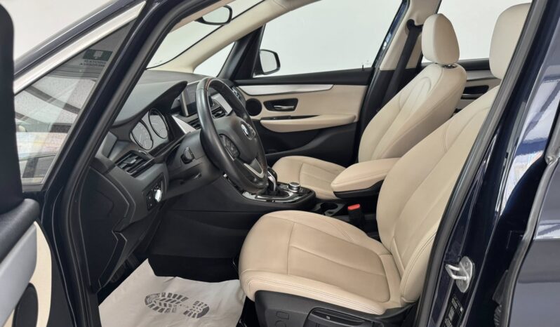 
								BMW SERIE 2 ACTIVE TURER LUXURY full									