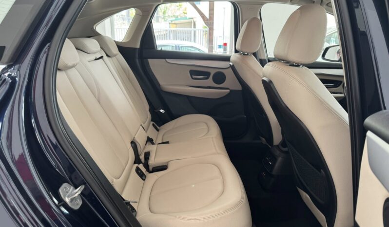 
								BMW SERIE 2 ACTIVE TURER LUXURY full									